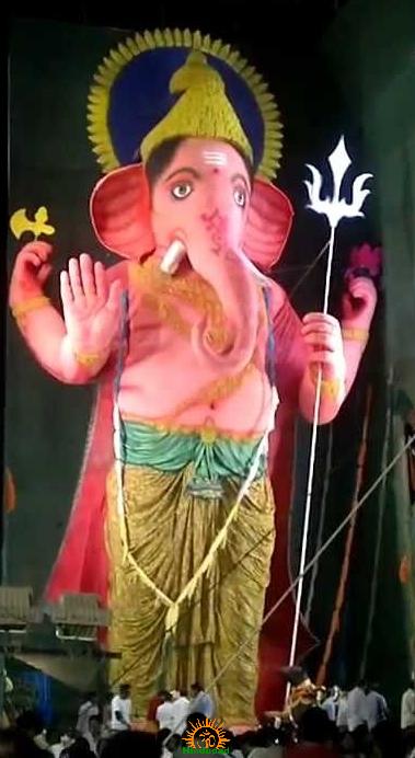 http://hindupad.com/wp-content/uploads/2013/09/72-feet-Ganesha-idol-at-durgam-cheruvu-eco-friendly-ganapathi.jpg