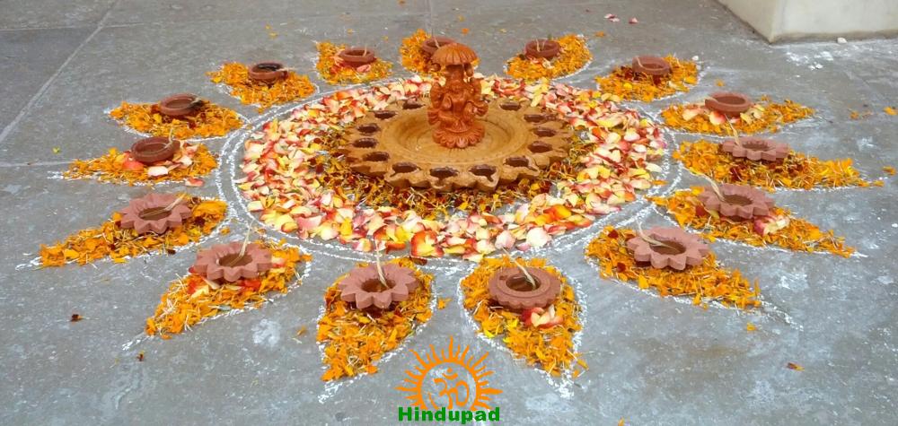 Diwali Rangoli Design I Rounded For Front Door With Lakshmi In Center Hindupad